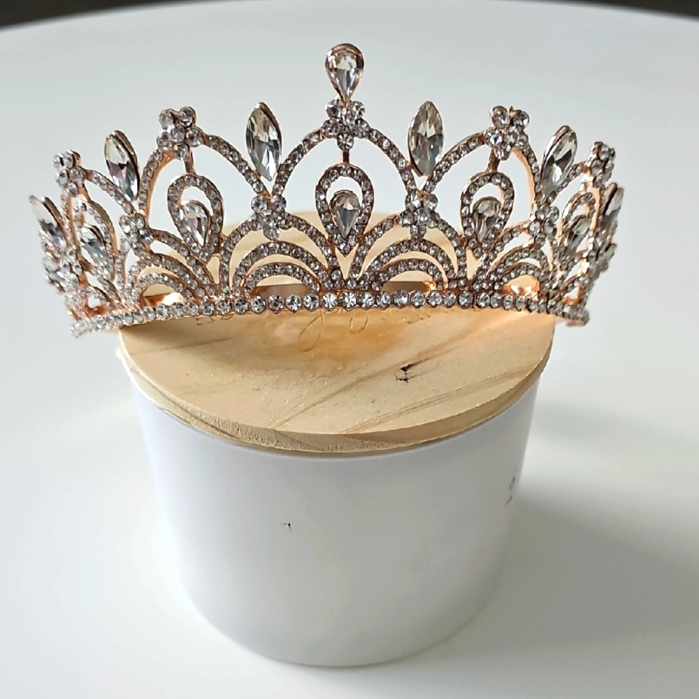 NWOT Elegant Rose Gold Tiara